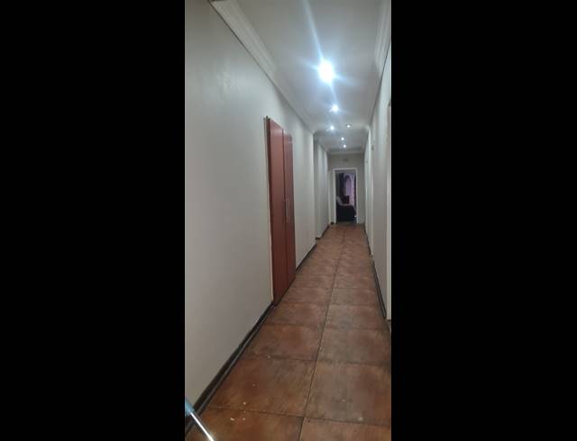 4 BEDROOM HOUSE FOR SALE IN PROTEA PARK